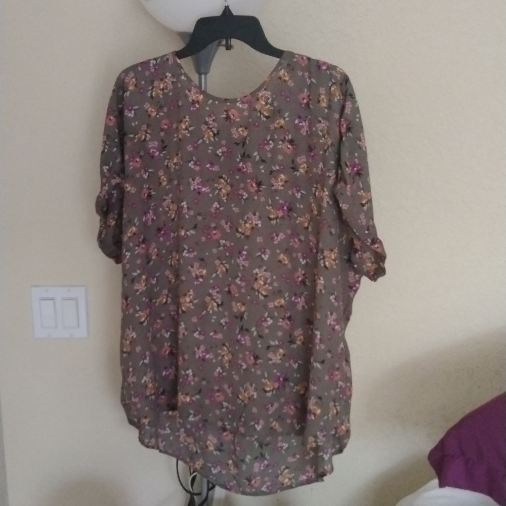 Women's blouse size 2X